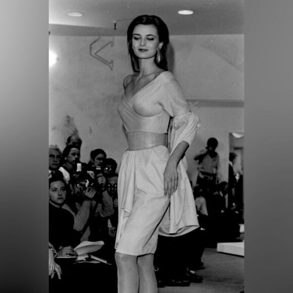 Donna Karan Spring 1987 Runway Cayman Alligator Contour Belt - Picture 12 of 16